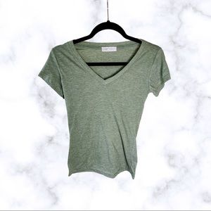 Forever 21 Green V-Neck Tshirt